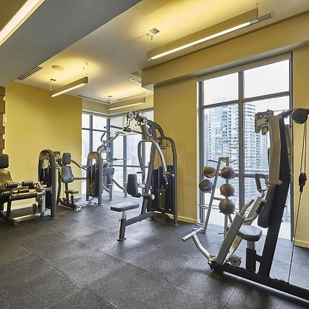 Chic 1-Br Condo; Parking Included; Downtown Core Toronto Exteriör bild